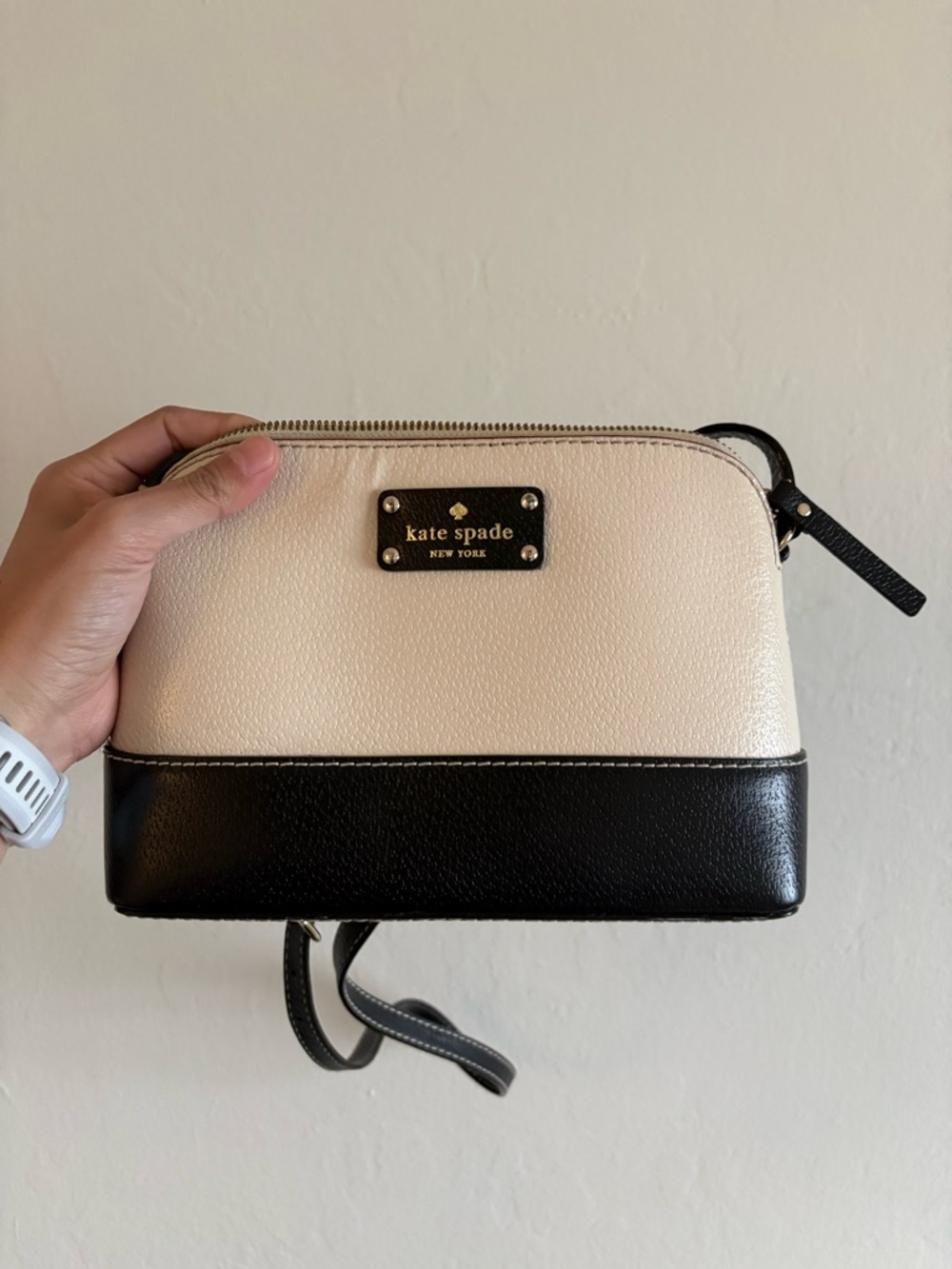 Kate Spade Cream and Black Pebbled Leather Crossbody